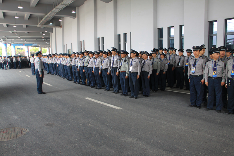 圖為保安隊(duì)員們整裝待發(fā)。.png